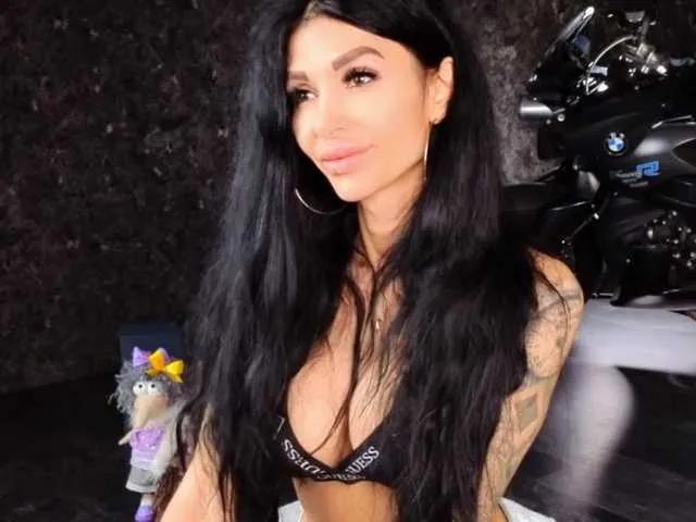 -BABAYAGA- from BongaCams is Freechat
