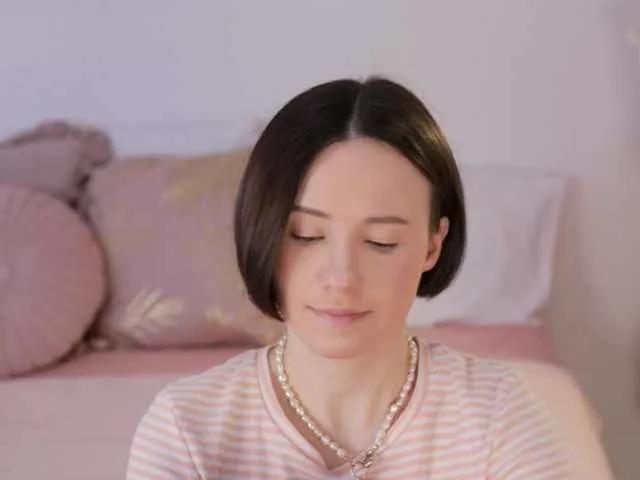-FemaleEssence-