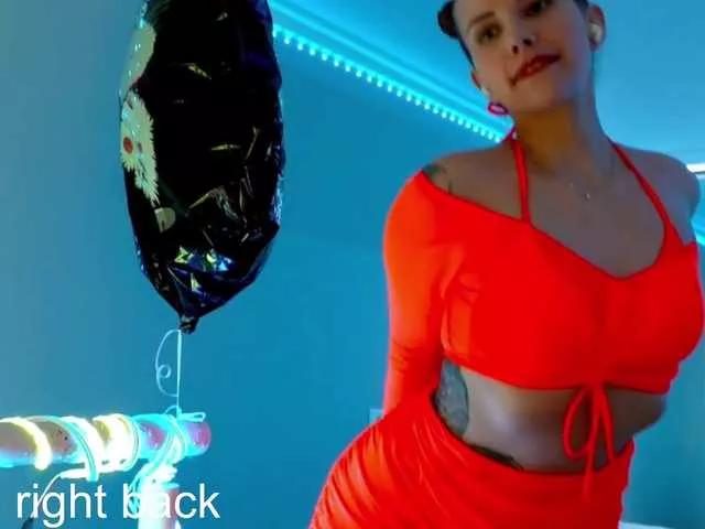 -VikkiL0vesCheese-