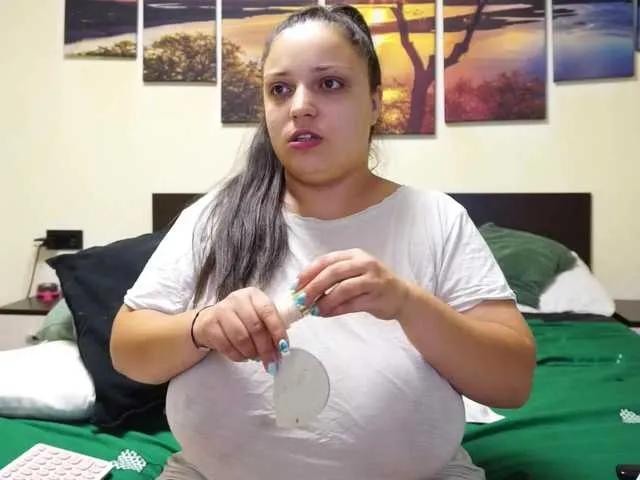 adellineee on BongaCams