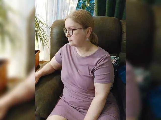 Adiline on BongaCams