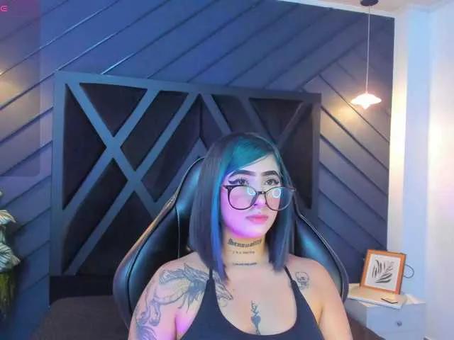Alahia-Dangelo on BongaCams