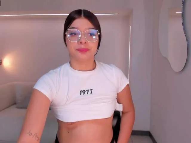 AlanaCardona on BongaCams 