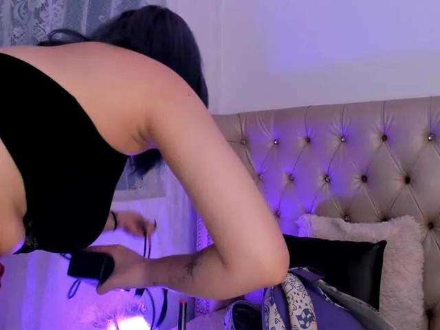 AlexaFoxy18 on BongaCams