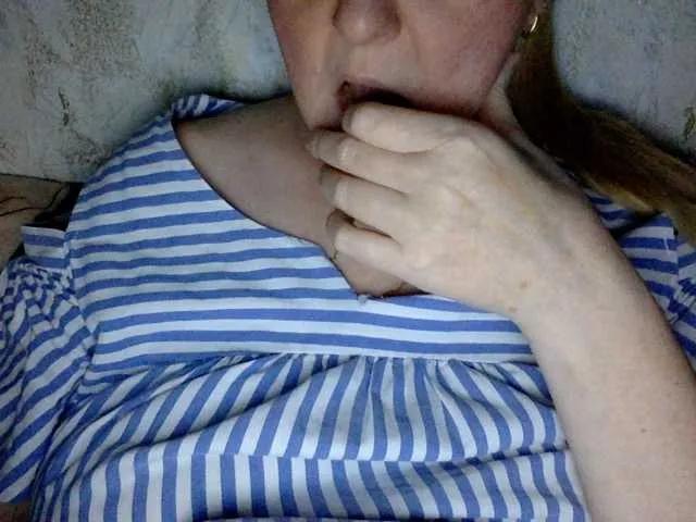 BlondyVio on BongaCams