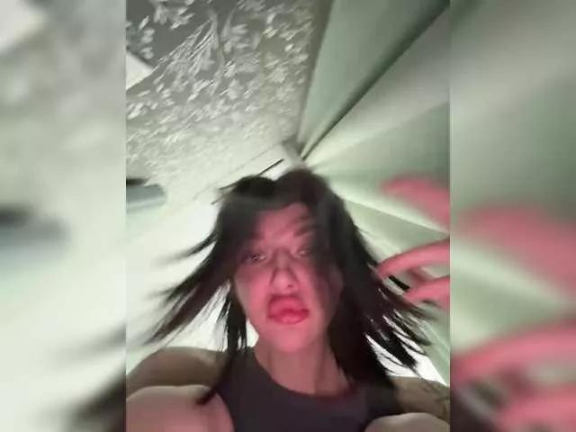 chicanogirl on BongaCams 