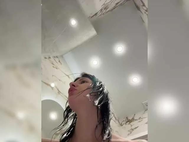 chicanogirl on BongaCams