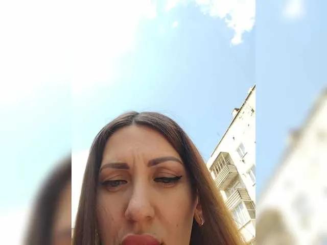 DaryaBloom on BongaCams