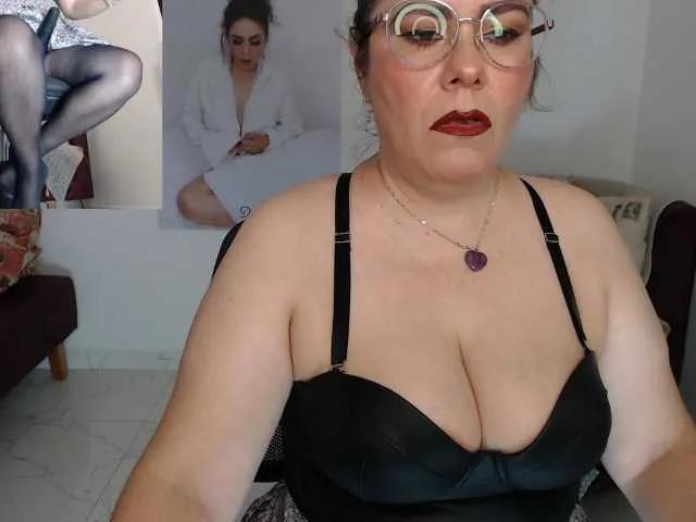 Diva-Hot82 on BongaCams