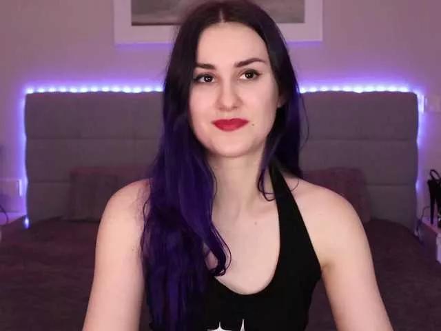 DivineSmileX on BongaCams 