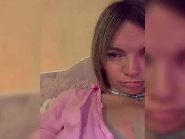 Ella-Pearlie from BongaCams is Freechat