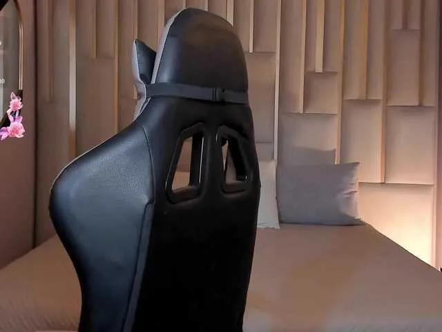 EllaClark on BongaCams