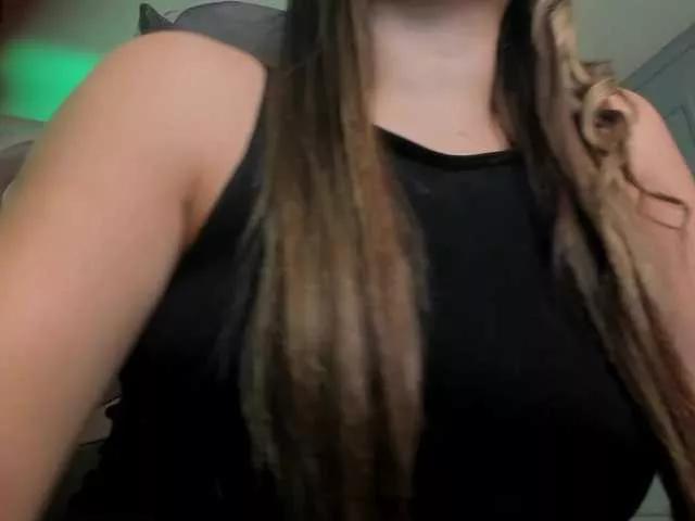 EllaClark on BongaCams 