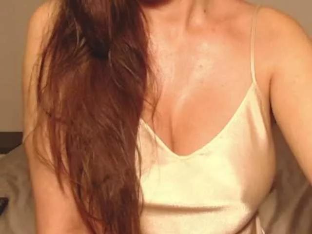 ellaine on BongaCams 