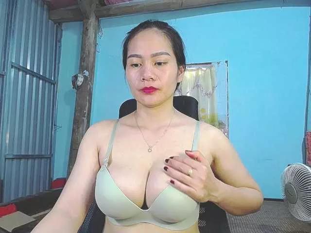 EllaShow93 on BongaCams 
