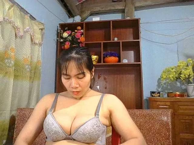 EllaShow93 on BongaCams 
