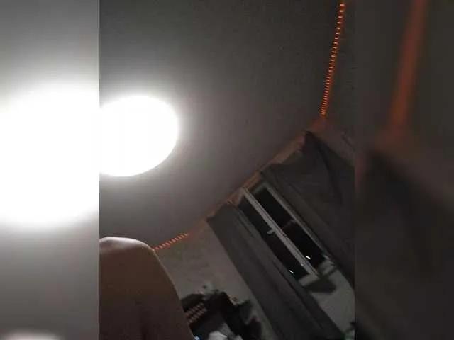 Enotic2004 on BongaCams