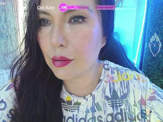 Evelyn-mature19