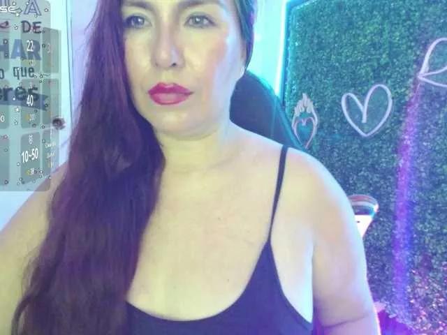 Evelyn-mature19