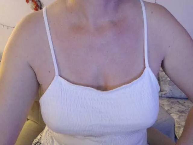 goodSnowQueen on BongaCams 