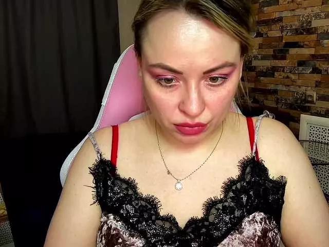 HollyDoll