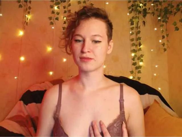 KisaKira on BongaCams