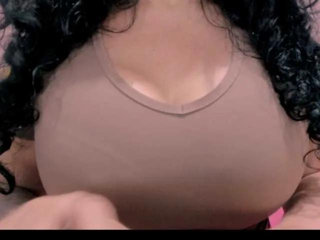 latinvalery on BongaCams