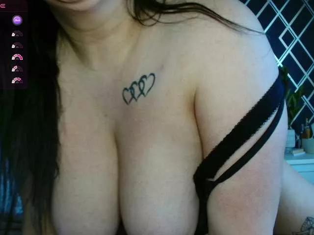 LaylaUK on BongaCams 