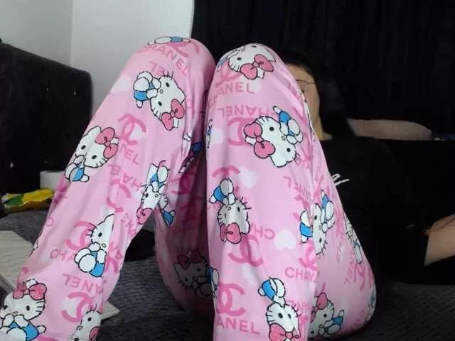 Lesliee22 on BongaCams 