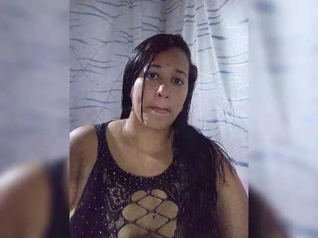Letty33 on BongaCams 