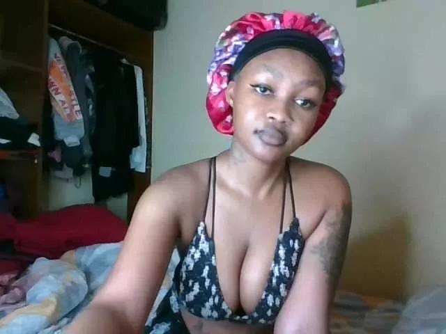 Lexxie1-1 on BongaCams 