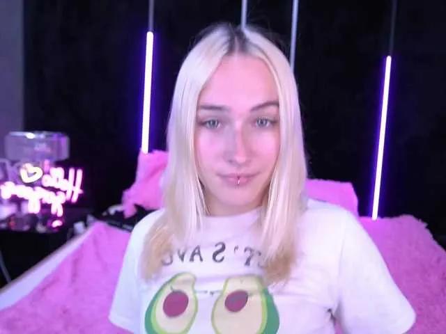 LilElfie on BongaCams