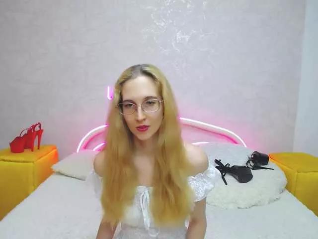 LizzieBrait on BongaCams 