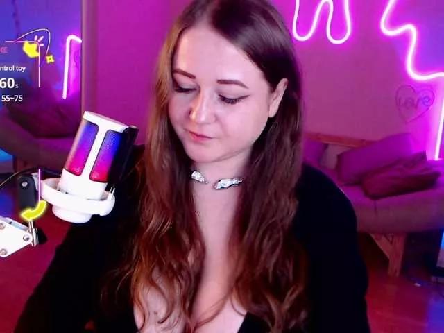 LizzyShine on BongaCams 