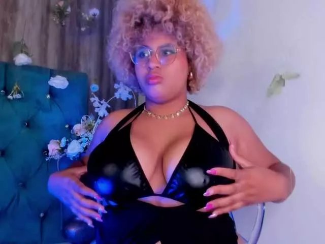 Lolalicious on BongaCams 