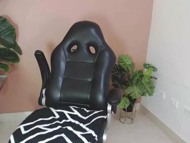 LussieWillow on BongaCams 