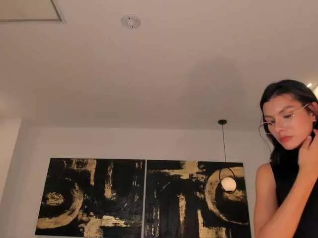 NiaSalvatore on BongaCams