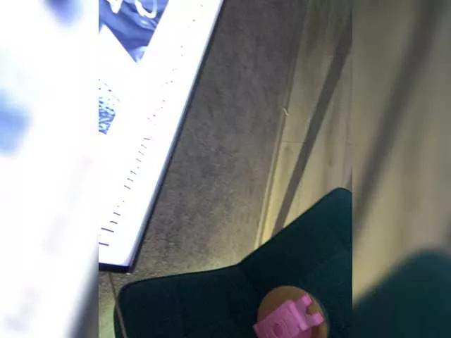 ParochkaTwiks on BongaCams 