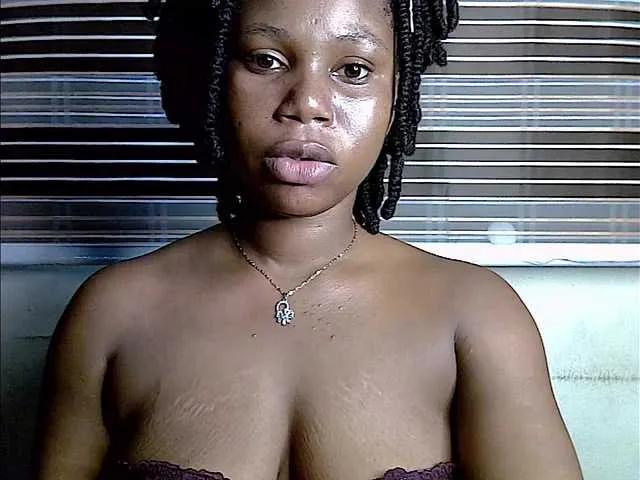 Plumnjuicyxx on BongaCams