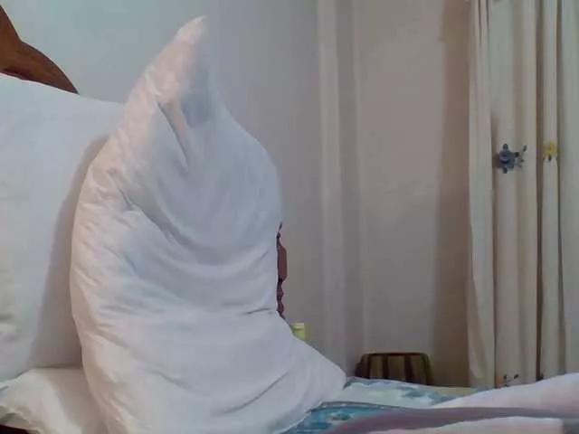 pussylips53 on BongaCams 