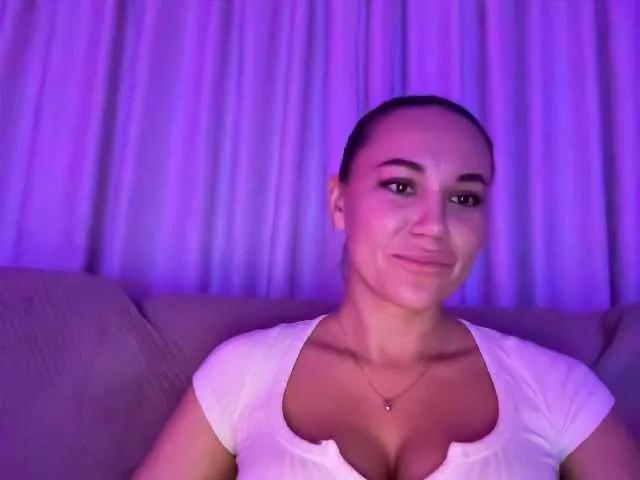 QWEENII on BongaCams