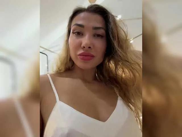 Rarini on BongaCams