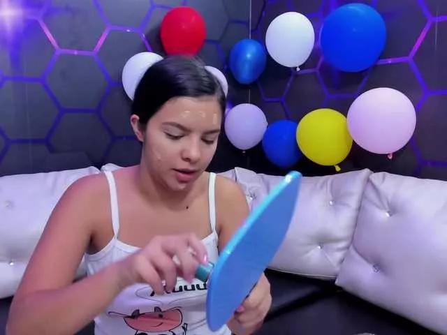 room-kitty on BongaCams 
