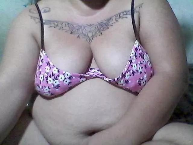sweetasian33 on BongaCams 