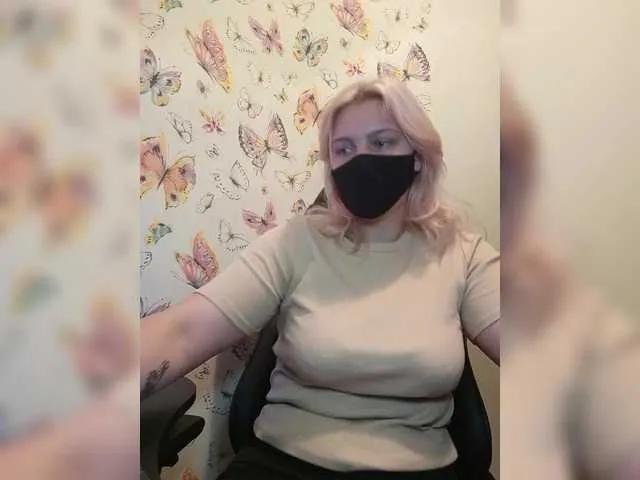 WhiteCrystal on BongaCams