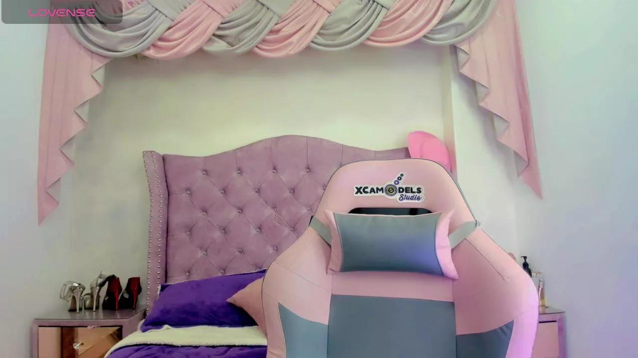 _Emily_Hots