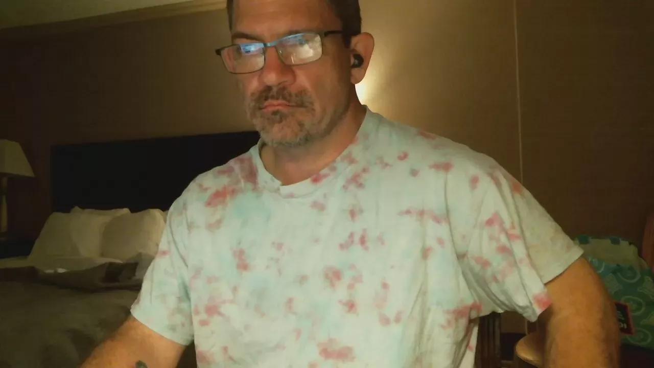 Adam8067 on Cam4 