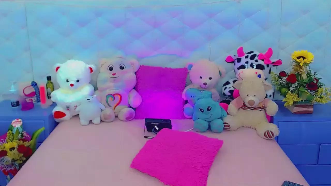 cam to cam wildness with Girls cam models. Watch the newest choice of nutty streams from our matured passionate cam models