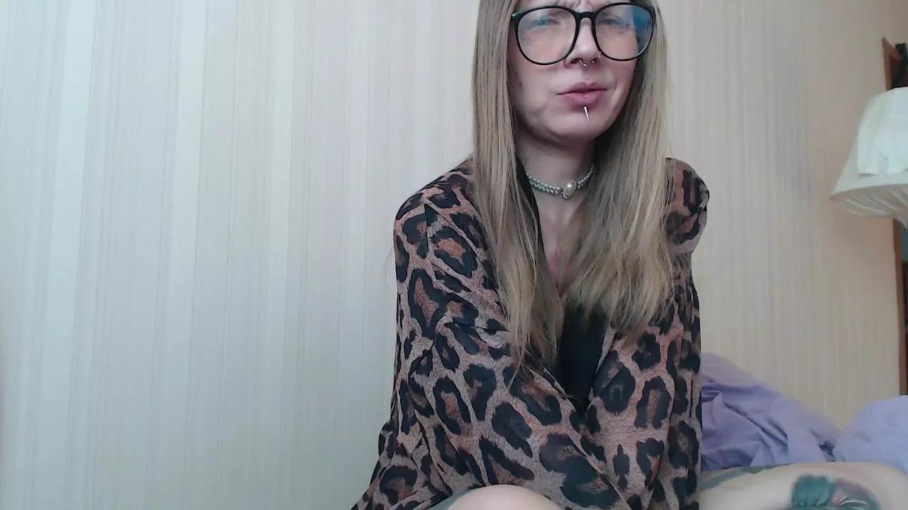 cam to cam wildness with Girls cam models. Watch the newest choice of nutty streams from our matured passionate cam models