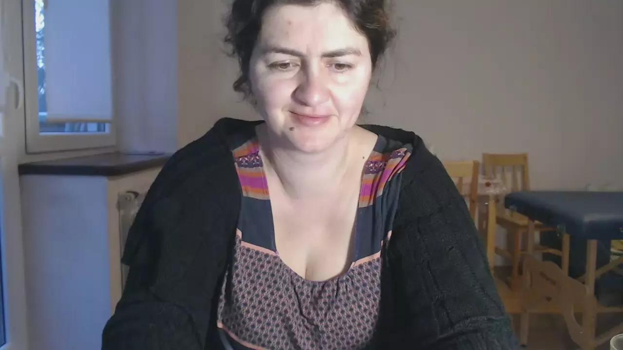 Charmella from Cam4 is Freechat
